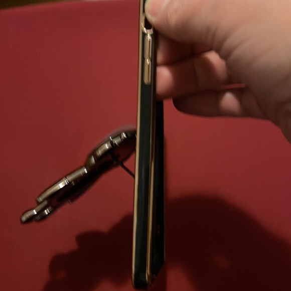 Iphone 11 pro max case - Picture 7 of 9